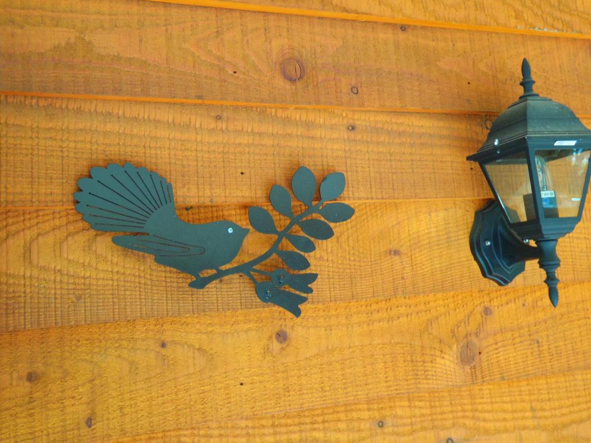Lakefront Fantail Cottage Lake Hawea, Wanaka Exteriér fotografie