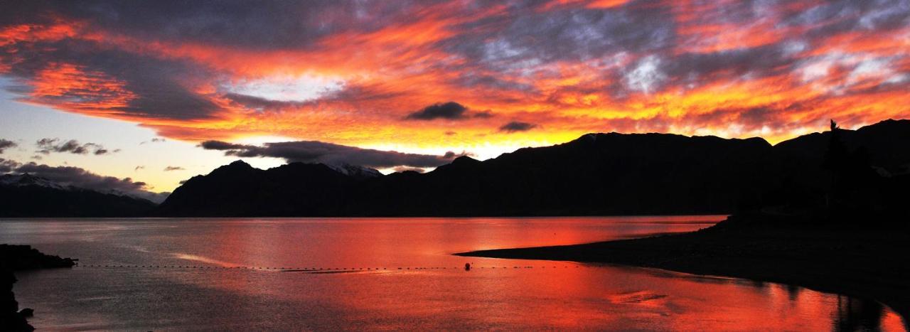 Lakefront Fantail Cottage Lake Hawea, Wanaka Exteriér fotografie